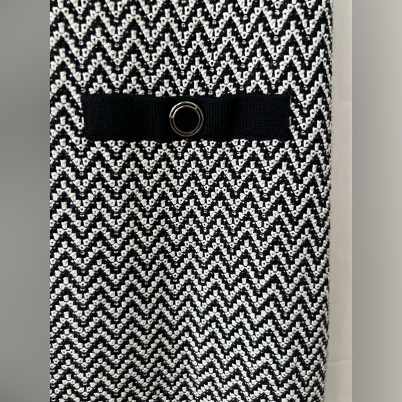 St. John Collection Mod Herringbone Knit Dress size 12 - Picture 9 of 13